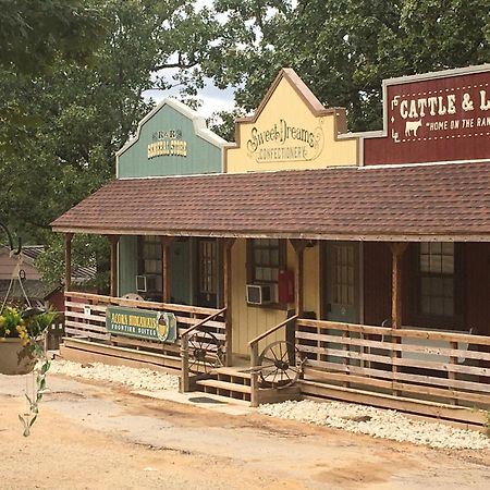 Acorn Hideaways Canton Charming Pioneer Suite 1890'S General Store 外观 照片