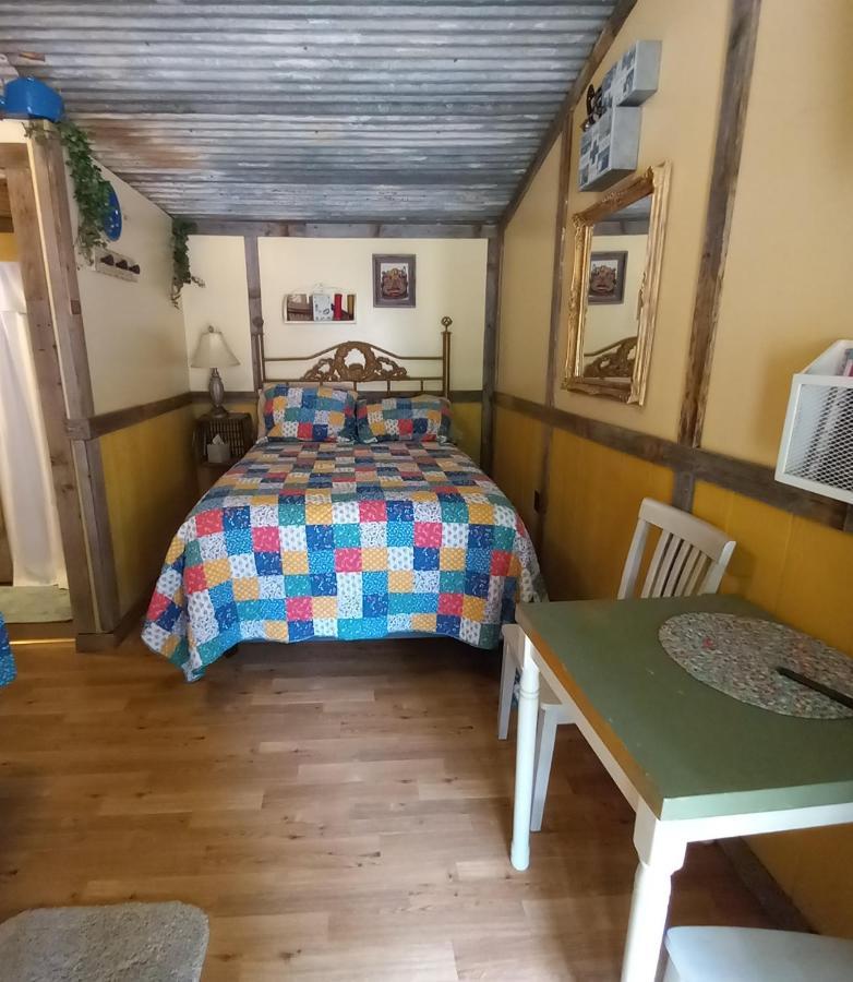 Acorn Hideaways Canton Charming Pioneer Suite 1890'S General Store 外观 照片