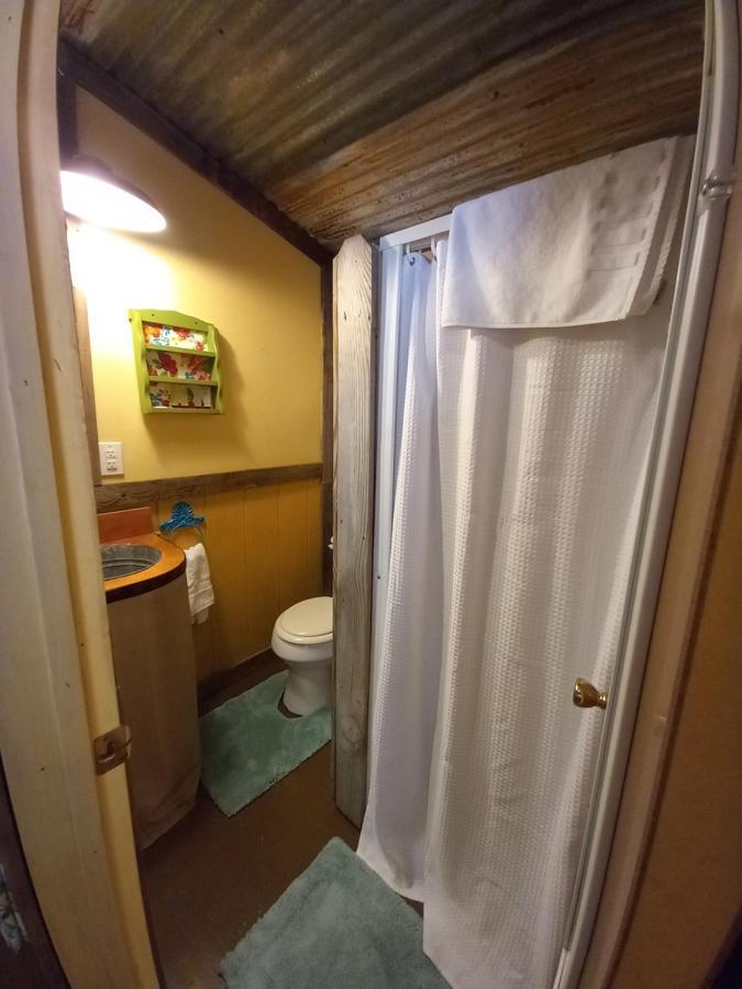 Acorn Hideaways Canton Charming Pioneer Suite 1890'S General Store 外观 照片