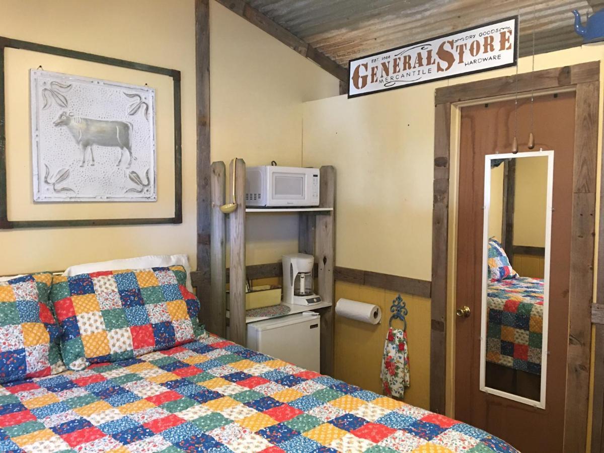 Acorn Hideaways Canton Charming Pioneer Suite 1890'S General Store 外观 照片