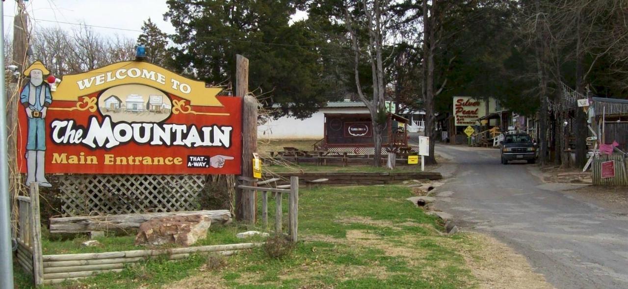 Acorn Hideaways Canton Charming Pioneer Suite 1890'S General Store 外观 照片