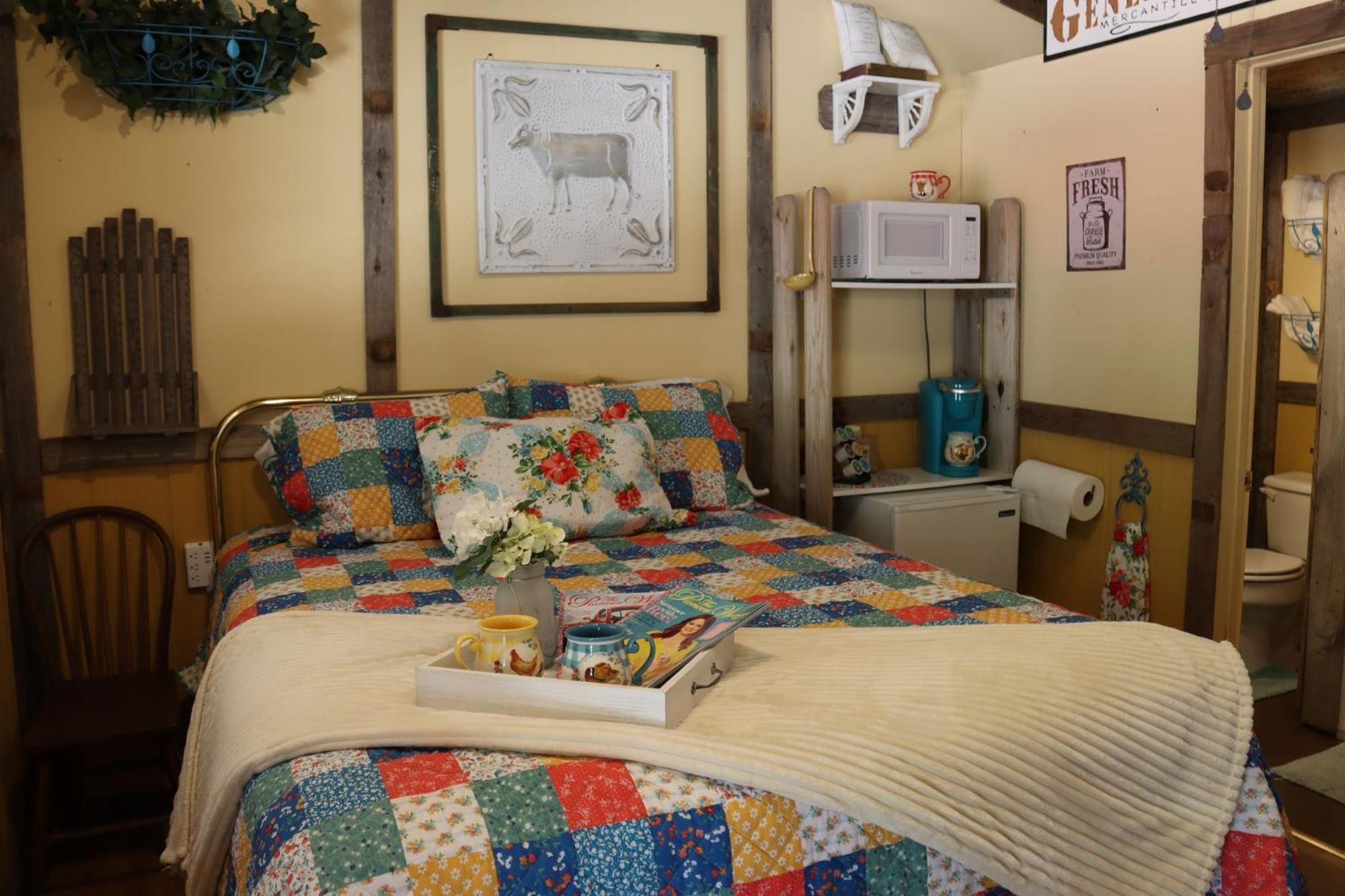 Acorn Hideaways Canton Charming Pioneer Suite 1890'S General Store 外观 照片