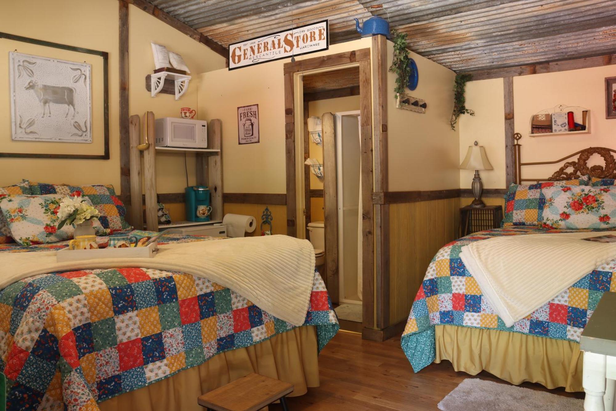 Acorn Hideaways Canton Charming Pioneer Suite 1890'S General Store 外观 照片