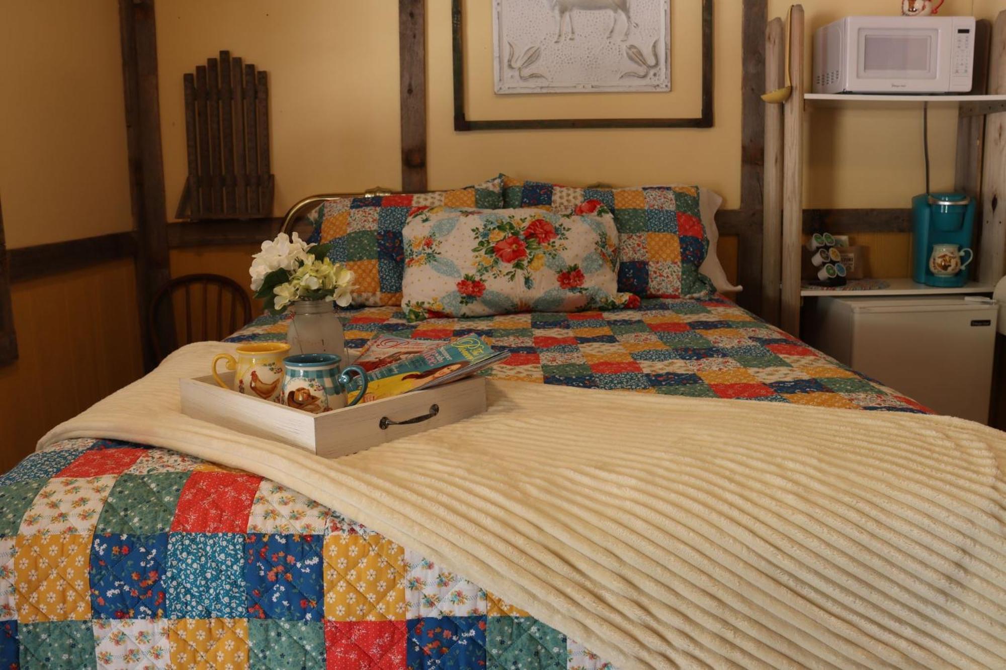 Acorn Hideaways Canton Charming Pioneer Suite 1890'S General Store 外观 照片